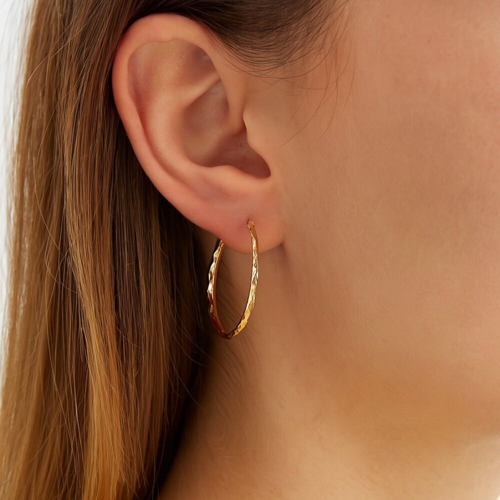NWOT - Elegant Gold Tone Hoop Earrings